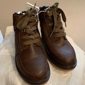 Cat & Jack   Boys SZ 3 Boots